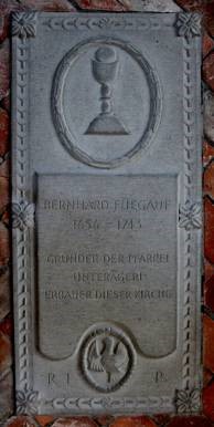 Grabplatte im Chor der Marienkirche